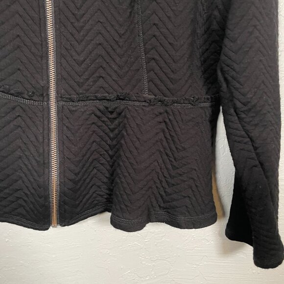 Torrid Women Plus Size 2 Black Quilted Peplum Bomber Jacket Raw Hem Knit Fitted - Picture 4 of 9